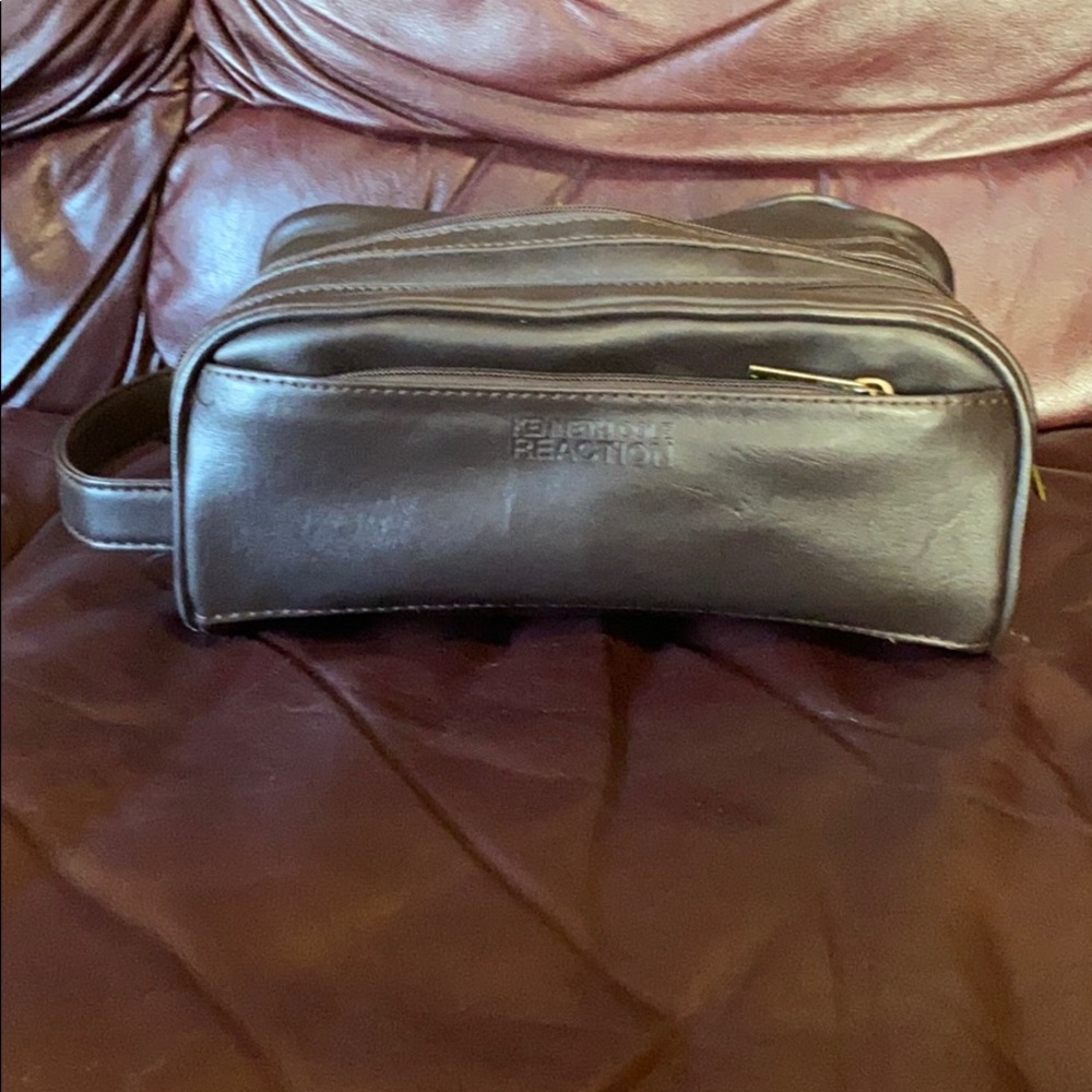 Kenneth Cole Reaction Toiletry Bag